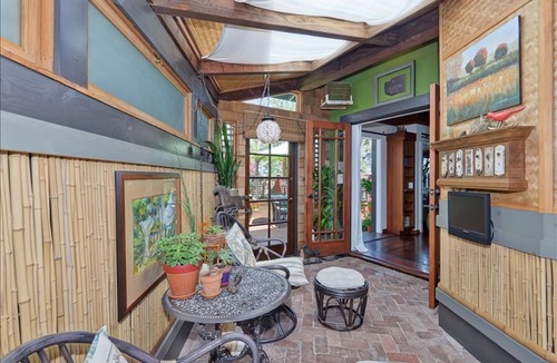 Mission Hills House | Featured on HGTV!! Artistic, Designer, walk to dinner, 5min beach, 10min dwntown