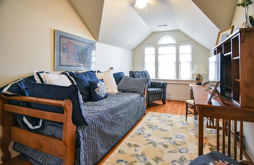 Waynesville Bed & Breakfast | Love Lane Bed & Breakfast
