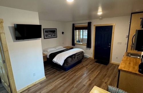 Susitna North Cabin | Talkeetna Wilderness Lodge and Cabin Rentals