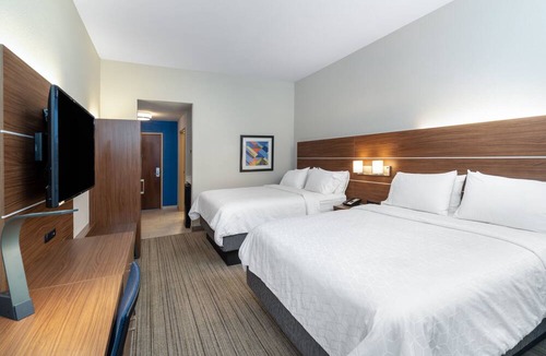 Talladega Hotel | Holiday Inn Express Hotel & Suites Talladega by IHG