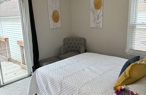 Granite City House | Cheerful & Warm Remodeled Two Bedroom Cottage at Wilson Park.