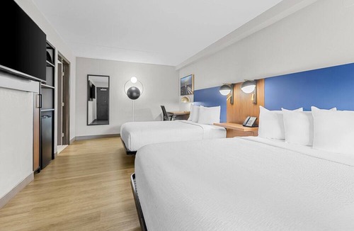 Huntsville Hotel | La Quinta Inn by Wyndham Huntsville Research Park