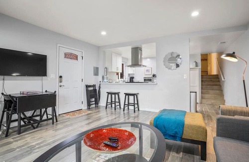 Mission Hills Condo | Sunset in Old Town with a Perfect Location