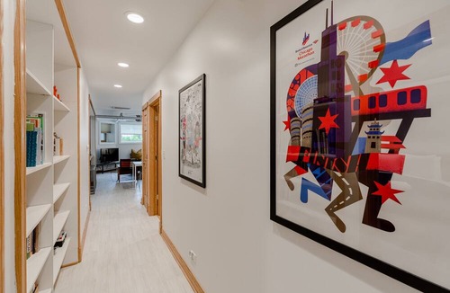 Ukrainian Village Apartment | Quiet Oasis Only Minutes from Downtown - Friendly Neighborhood! by AllSet Turnover
