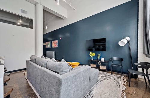 North Oakland Apartment | Hillman Cancer Center/Children Hospitals Sleeps 6