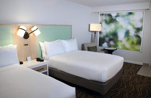 Lake Buena Vista Hotel | Gateway to Disney Magic: 2 Family Units with Pool Access!Shuttle to Disney-World