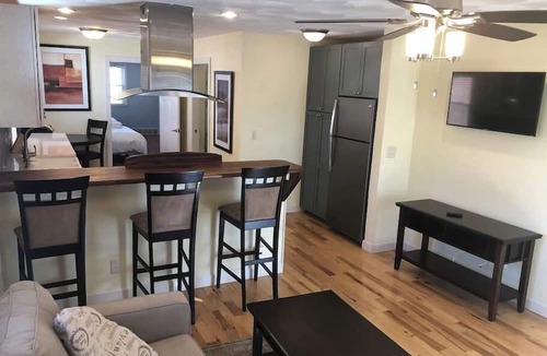 Springfield Apartment | Entire apartment close to downtown - 2 Queen beds