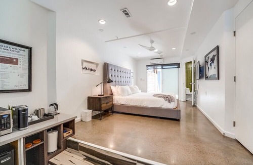 Little Italy Condo | Modern Urban Row Home * Dog OK * AC