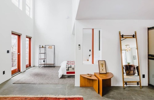 Little Italy Apartment | Room U at The Dutra Inn - Little Italy