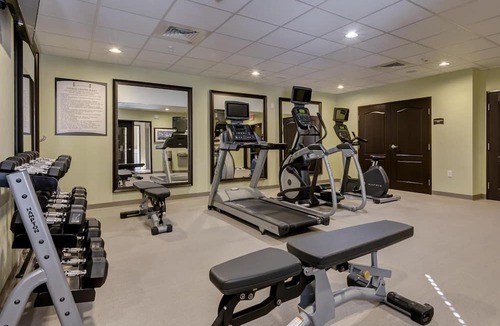 Maryland Heights Apartment | Great for Business Travelers! Studio Suite Near Edward Jones! Free Breakfast!