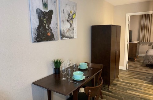 Mission Hills Apartment | Newer private 1-bedroom apartment in Old Town