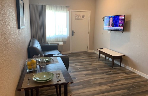 Mission Hills Apartment | Newer private apart-hotel suite in Old Town