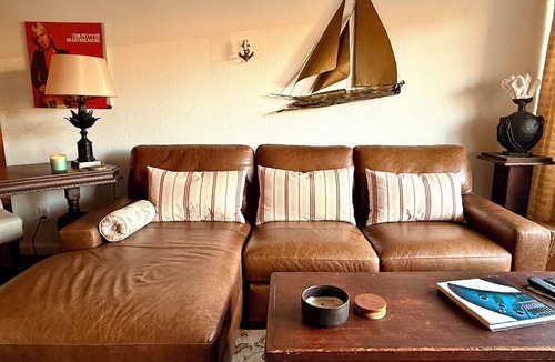 Bay Ho Condo | Writer's Pad ~ KILLER location! Near La Jolla, Downtown, beach, walk to Trolley!