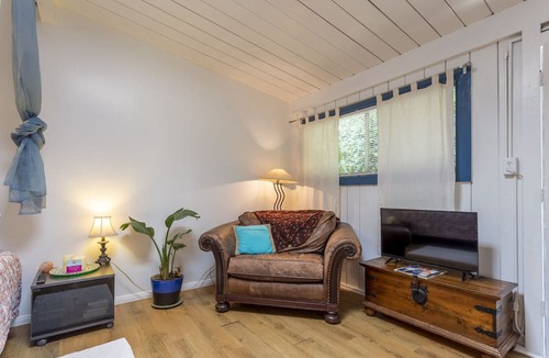 Ocean Beach Apartment | Ocean Beach #2 ‘Garden’ Cozy Cottage - Walk to the beach!