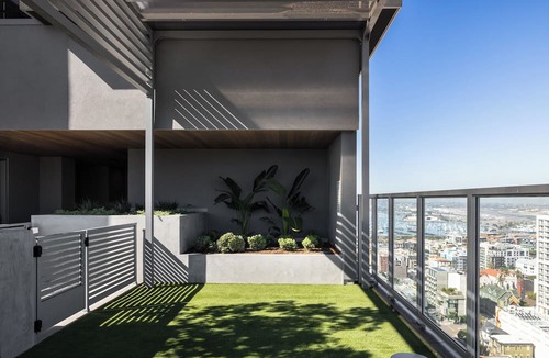 Civic Core Apartment | Rooftop Pool + Spa + Sky Lounge + Bay Views Walkable Little Italy | Ancora