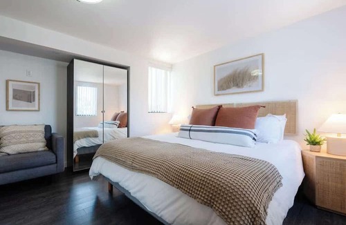 Little Italy Apartment | Modern Penthouse Apt w/Rooftop Deck & Views