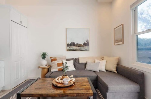 Mission Hills Apartment | Central & Sunny Designer Living! Mins to Downtown