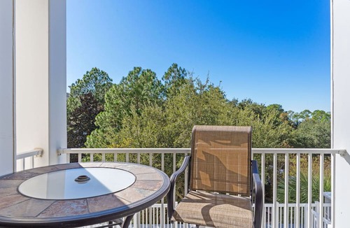 Baytowne Wharf Condo | Aug 4-9 Now Open* Charming Resort Condo Lagoon Style Pool* Hot Tub * Tram Incl'd
