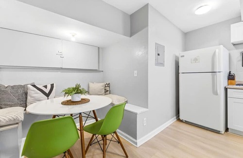 North Park Apartment | Urban Oasis near the Zoo: A Central Studio for 2