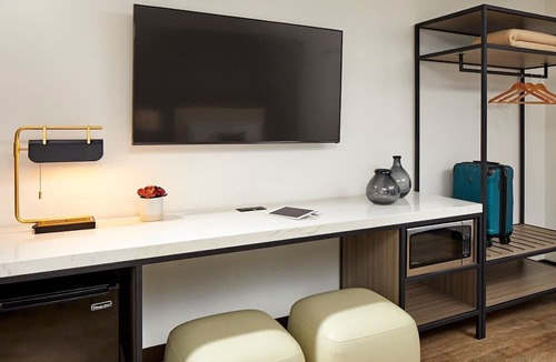 Beach Barber Tract Hotel | Upscale La Jolla Stay w/Heated Outdoor Pool | 0.4 mi to Windansea Beach