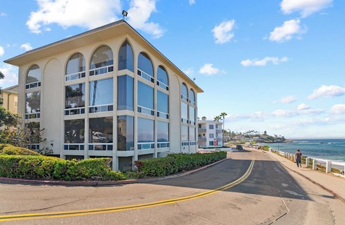 Beach Barber Tract Condo | Jewel of La Jolla - Oceanfront