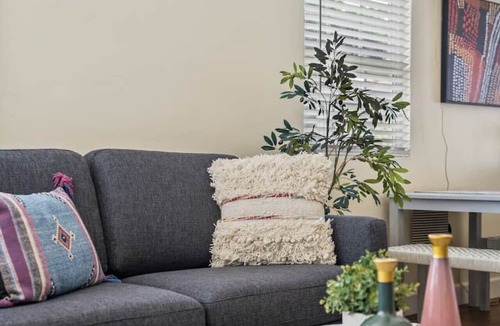 Old Town Apartment | Old Town 2 Bedroom | Walk to Everything | 2 Parking Spaces