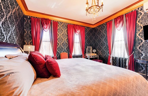 Prosser Apartment | Saloon-Style Prosser Loft in WA Wine Country!