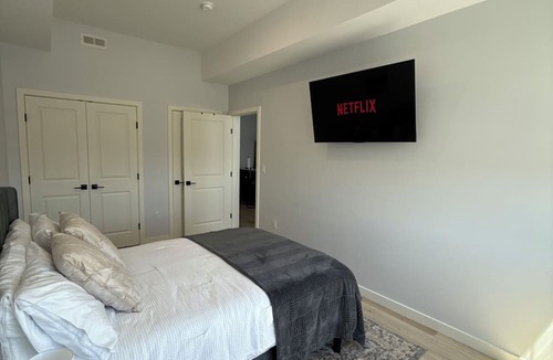Fishtown Apartment | Luxury apartment in the heart of Philadelphia. 5 mins from restaurants and bars!
