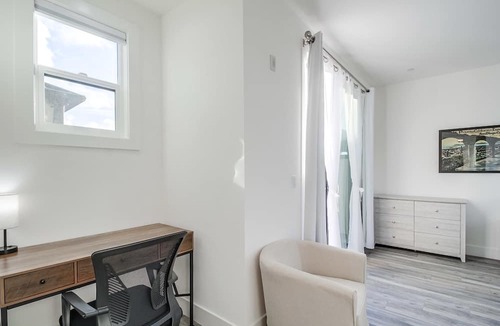 University Heights Apartment | Modern Apt with Balcony Hot Tub, ADA Compliant