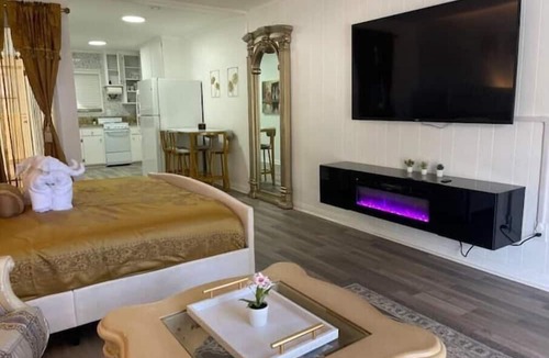 Crown Point Apartment | Bay Bliss: Luxurious Comfort with Stunning Views