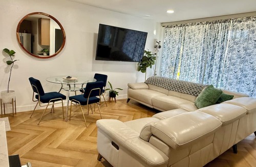 University City Condo | Modern Golden Triangle Condo Perfect for Extended & Corporate Stays