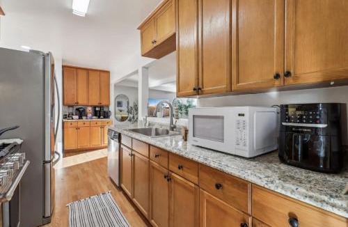 La Presa House | Entire Private Home with Gated Yard, Parking, King Bed, 3 Bedrooms 2 Bathrooms, Available Now