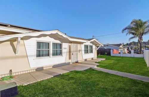 La Presa House | Entire Private Home with Gated Yard, Parking, King Bed, 3 Bedrooms 2 Bathrooms, Available Now