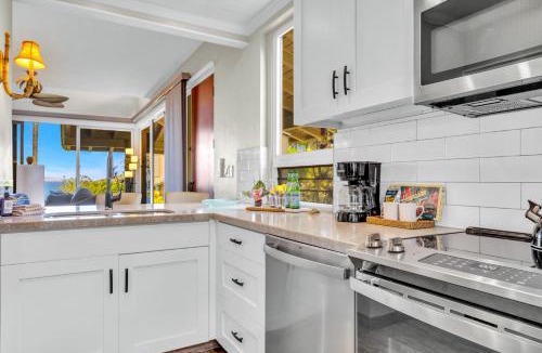 Napili Apartment | Kapalua Bay Villas Ocean View 4 BR Sleeps 12 Steps to Beach Complimentary Car with 6 Nights KBV ML-2077 by KBM