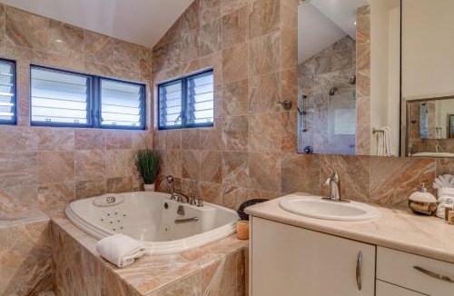 Kapalua Apartment | Kapalua Ridge Villas Ocean View 5 BR Sleeps 14 Complimentary Car with 6 Nights KRV ML-3948 by KBM