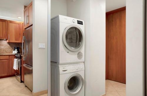 Honokowai Apartment | Papakea Villas Ocean View 7 BR Sleeps 20 Great for Families Complimentary Car with 6 Nights PKC ML-3966 by KBM