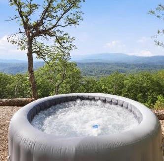Tallassee House | Tree House views of the Smoky Mountains Family