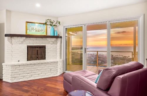 La Jolla Shores Apartment | Whale Watch Paradise