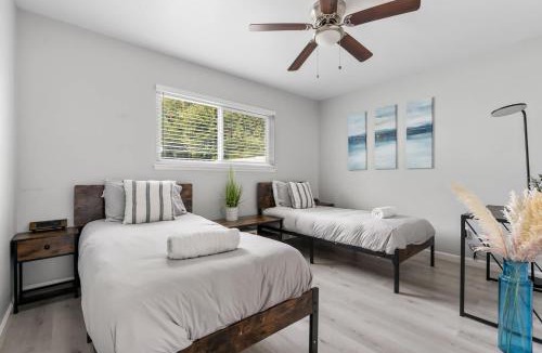 North Clairemont House | Cozy Family Home - Central to everything!
