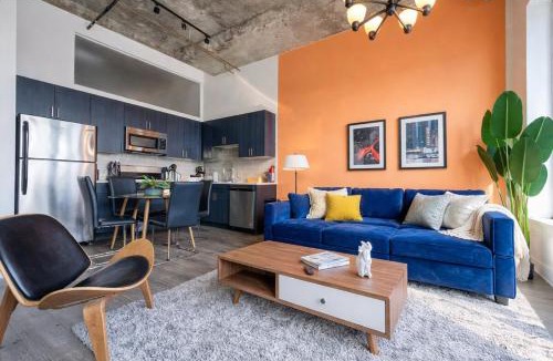 Near South Side Apartment | Cozy 2BR South Loop Condo with Optional Parking and Gym Near McCormick Place, Public Transit & City Hotspots