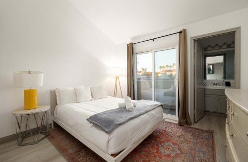 North Pacific Beach House | Walk to beach Great location Villa