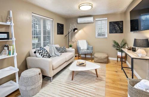 Veterans Park House | Boise Whitewater 2 Bed Cottage or the 4 Bed Villa with a Pool and Spa