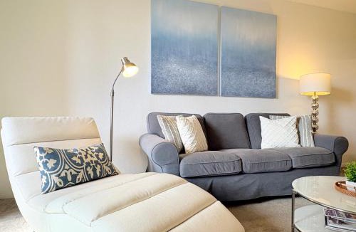 University City Apartment | Modern Apartment in La Jolla UTC - Close to Beaches, Shopping, Dining, UCSD