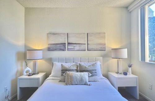 University City Apartment | Modern Apartment in La Jolla UTC - Close to Beaches, Shopping, Dining, UCSD