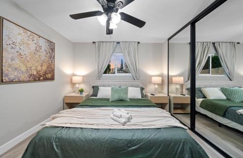La Presa House | Entire Private Home with Hot Tub, Garage, King Bed, 3 Bedrooms 2 Bathrooms, Available Now