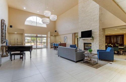 Barrett Hotel | Comfort Suites Kingwood, Humble, New Caney, Houston IAH Airport