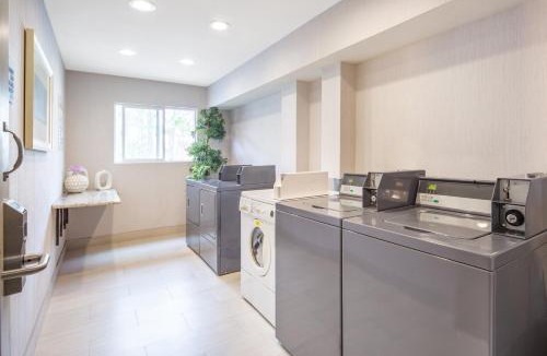 Mission Hills Hotel | Holiday Inn Express San Diego Airport-Old Town by IHG