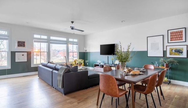 Linda, Emmylou & Patsy by Avantstay 3 Unit Buyout w/11br in Heart of Nashville