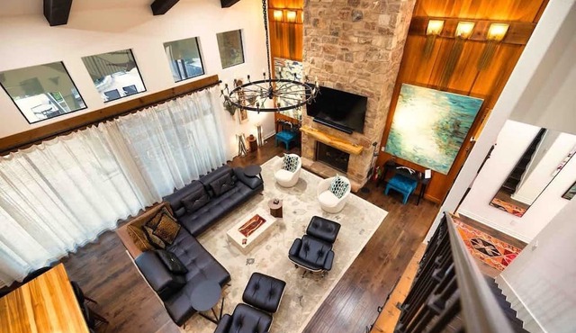 King Bed Huge Porch River Front Gruene TX Getaway!