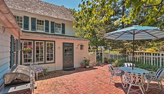 Pool & Courtyard: Timeless Home in Lansdale